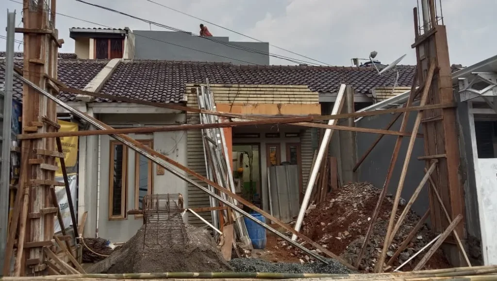 25 Rumah Tinggal Keluarga Besar 2 Lantai Yang Dibangun Di Kota Bekasi