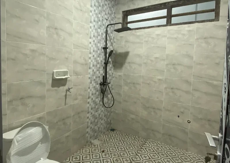 Rumah impian di surabaya proyek marifa property yang masuk tahap finishing 6